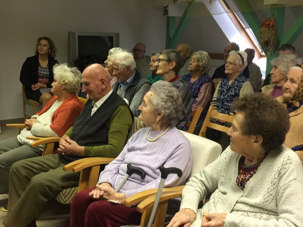 A Fényes-házban járt a Bihari Mézlovagrend 12